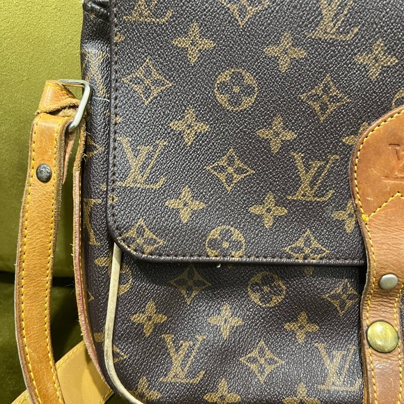 Authentic LOUIS VUITTON shoulder bag - Picture 11 of 16